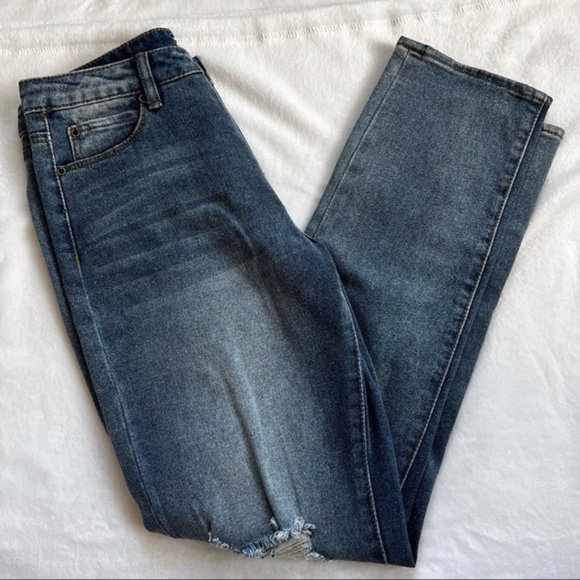 NEW Kendall and Kylie High Rise Straight Skinny Jeans - Picture 5 of 8